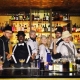 Derrière une petite pizzeria banale se cache un des meilleurs bars à coktails de la ville: le moonshiner